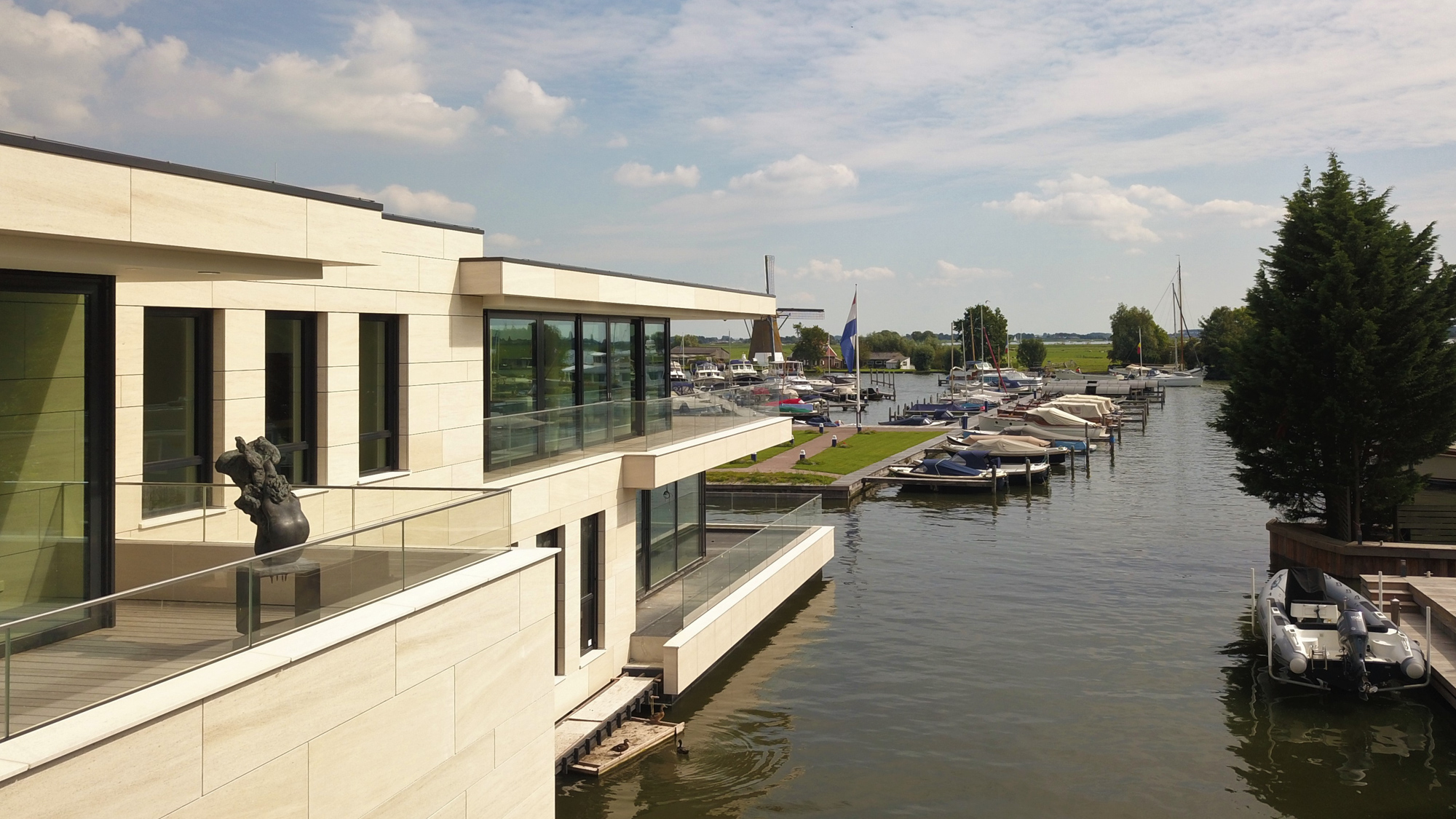 Hof van Leede, Warmond