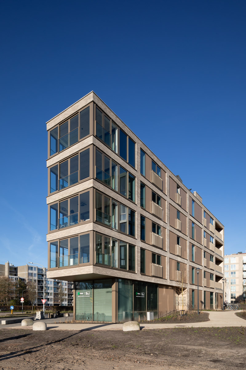 Elements, Haarlem